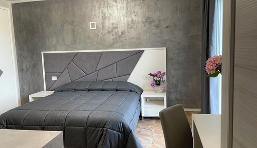 Habitación clásica con 1 cama doble o 2 individuales, vistas al jardín