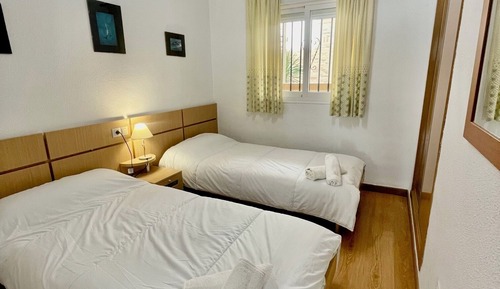 Apartamento, 2 habitaciones, balcón