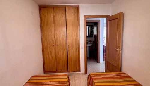 Apartamento, 2 habitaciones, balcón, vistas a la ciudad