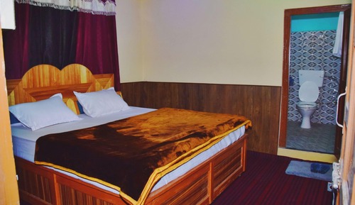 Habitación Deluxe con 1 cama doble o 2 individuales, vistas a la montaña