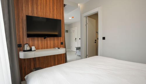 Habitación básica doble, 1 cama de matrimonio, vistas a la ciudad