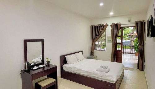 Habitación Deluxe doble, balcón, vistas a la piscina