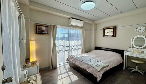Habitación básica doble, vistas a la ciudad
