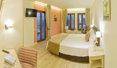 Habitación junior doble, balcón, vistas al lago