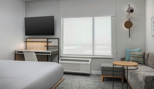 Suite estudio, 1 cama de matrimonio grande con sofá cama, no fumadores (Hearing Accessible)