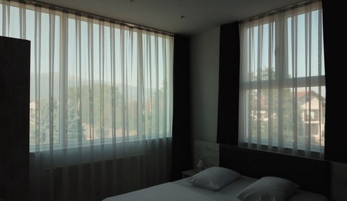 Habitación estándar con 1 cama doble o 2 individuales, vistas a la montaña