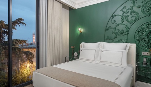Suite, vistas parciales al mar