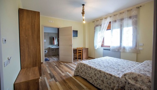 Habitación Confort con 1 cama doble o 2 individuales
