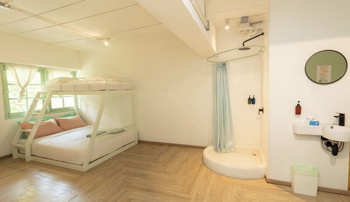 Habitación triple estándar, vistas a la ciudad