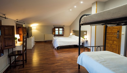 Habitación cuádruple Confort, vistas al jardín