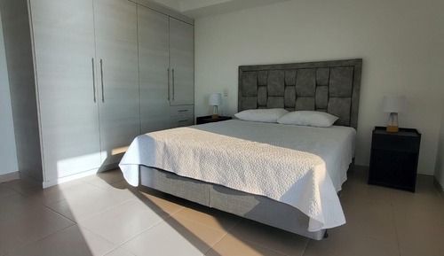 Apartamento clásico, vistas al mar