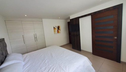 Apartamento clásico, vistas a la ciudad