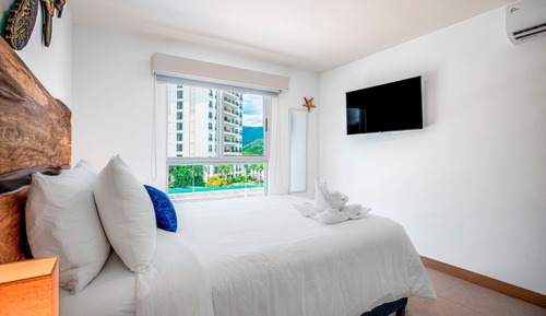 Apartamento, varias camas, balcón, vistas a la montaña (Viva Jaco Viva Jaco 04-04A)