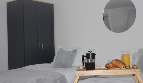 Habitación con 1 cama doble o 2 individuales, patio