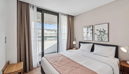 One-Bedroom Suite with Balcony