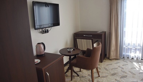 Habitación estándar con 1 cama doble o 2 individuales, vistas a la ciudad