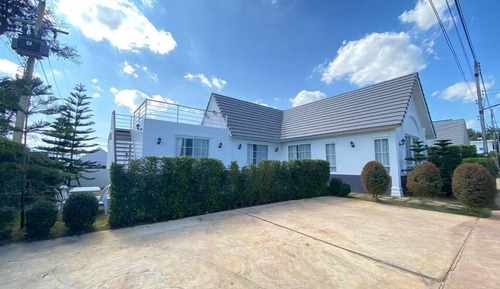Villa familiar, 3 habitaciones, lanai, vistas a la colina