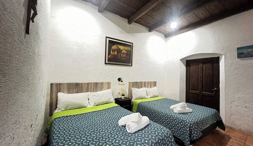 Habitación básica doble, vistas al patio