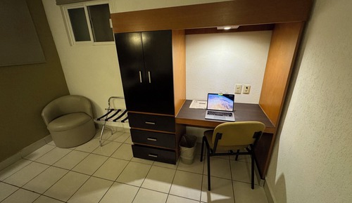 Habitación estándar, 2 camas dobles, no fumadores, vistas a la ciudad
