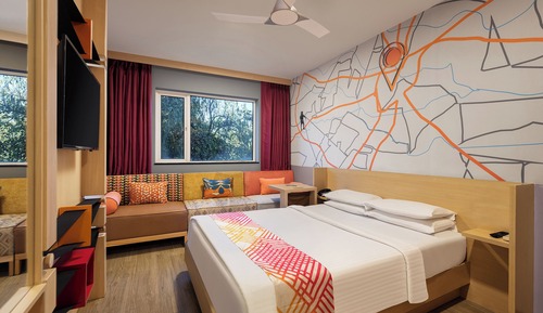 D-Luxe Queen Room- Tropical View