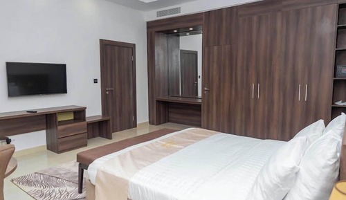 Habitación económica, balcón, vistas a la ciudad