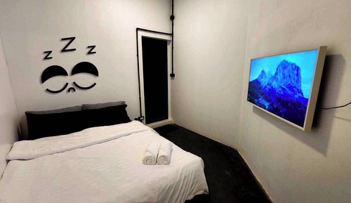 Habitación clásica con 1 cama doble o 2 individuales, vistas a la ciudad