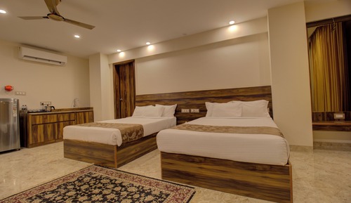Habitación familiar doble, 2 camas de matrimonio, vistas a la ciudad