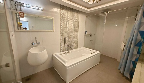Premium Suite Rooms With Bathtub