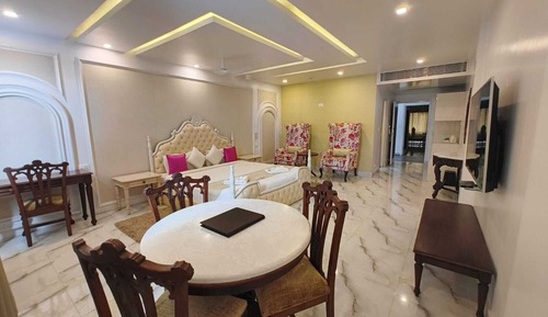 Valentine Suite Rooms With Jacuzzi