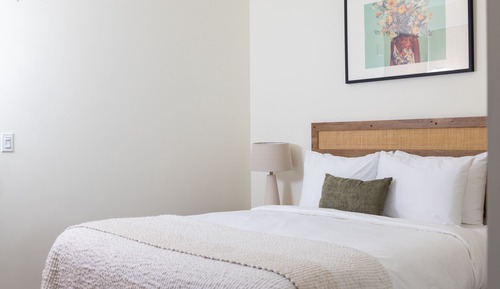 Estudio clásico, 1 cama de matrimonio con sofá cama
