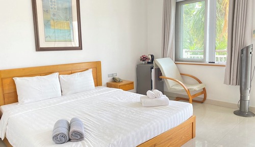 Superior Double Room Single Use, Pool View
