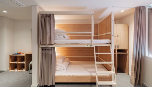 Dormitorio compartido, solo para mujeres