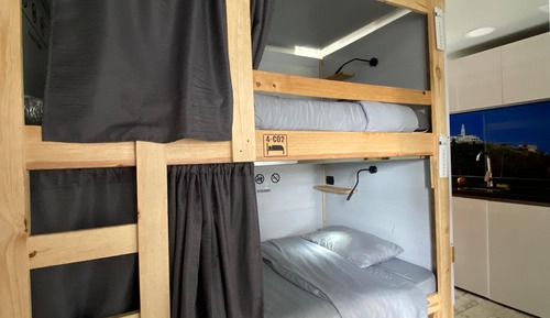 Dormitorio compartido, dormitorio mixto, vistas a la montaña (6 Bed Mixed dorm suite)