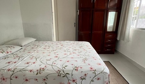 Casa familiar, balcón, vistas al jardín