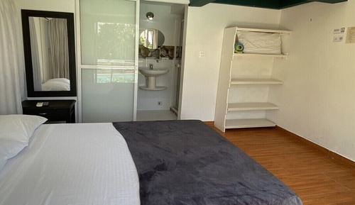 Habitación Confort doble, 1 cama doble, vistas a la piscina