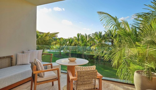 Habitación Deluxe, 1 cama de matrimonio grande, balcón, vistas parciales al mar