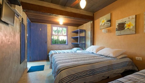 Habitación familiar, vistas al jardín