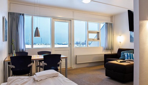 Habitación básica con 1 cama doble o 2 individuales, patio