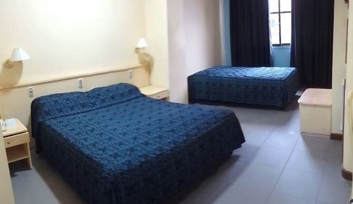 Habitación triple estándar, vistas a la ciudad
