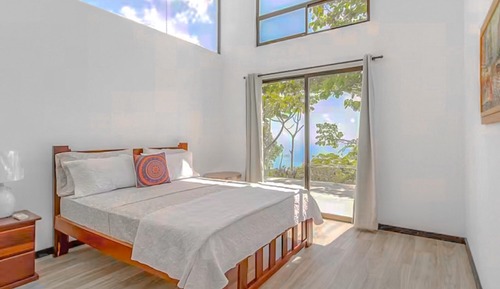 House, 4 Bedrooms, Ocean View