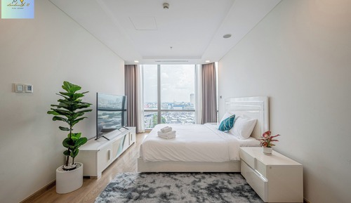 Apartamento Signature, 4 habitaciones, balcón, vistas a la ciudad