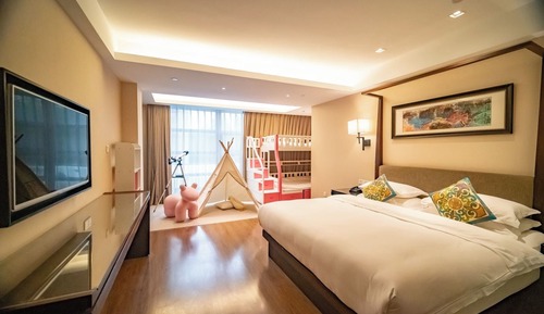 Parents and Kids Room