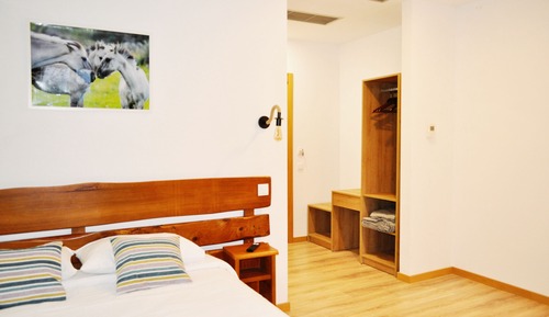 Habitación cuádruple familiar, varias camas, baño privado