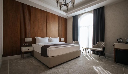 Habitación estándar con 1 cama doble o 2 individuales, vistas al patio