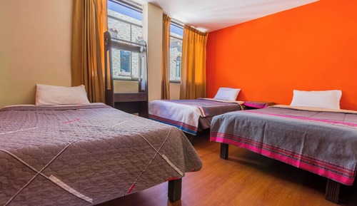 Habitación triple básica, vistas a la ciudad
