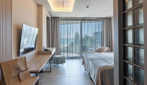 Habitación Deluxe doble, balcón, vistas parciales al mar