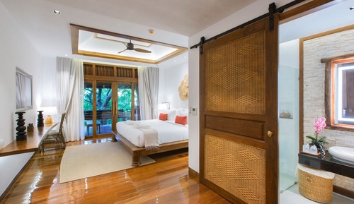 Deluxe room - King bed