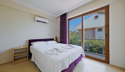 Villa familiar, 4 habitaciones, piscina privada, vistas al mar