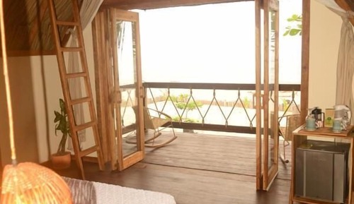 Habitación Confort doble, balcón, vistas a la playa