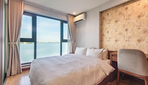 Apartamento de lujo, balcón, vistas al lago
